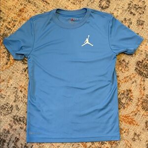 Boys Jordan Dri-fit Carolina blue t-shirt - size Large